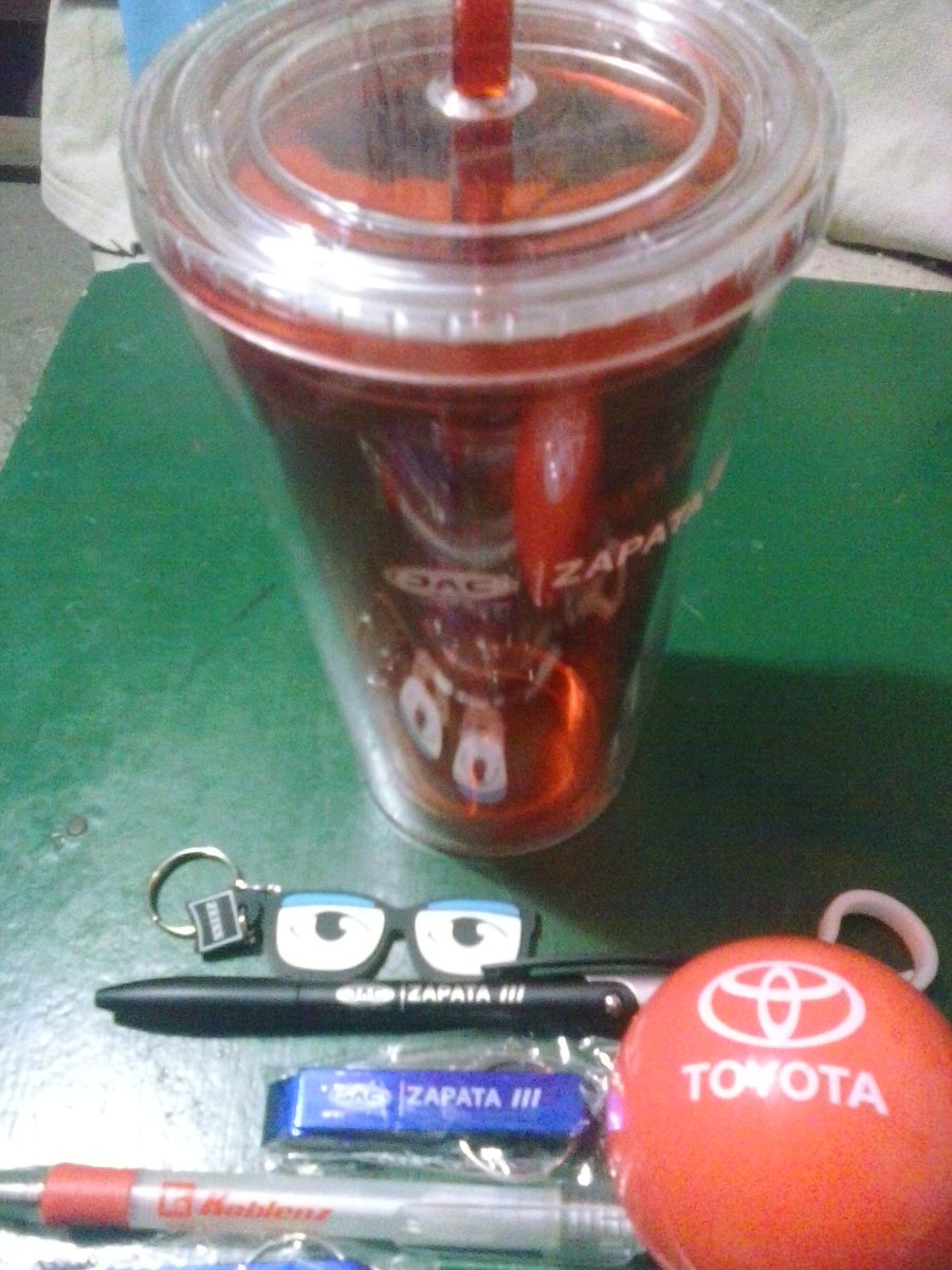 haikmex's tweet photo. Mis regalos ¡¡ @AutosyMas #CarShowMapfre https://t.co/aQFJutaase