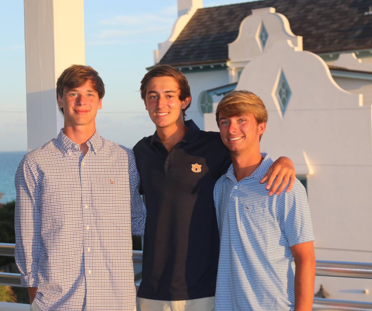 rileyw34's tweet photo. Happy 18th birthday to my bro @rypreston12 hope you had a fun revival this weekend #VS https://t.co/OLjvS2I70d