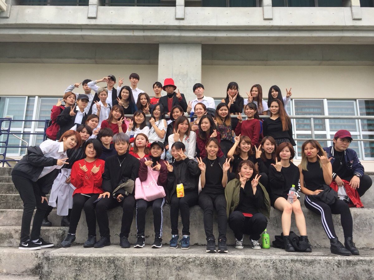 kdc_okiu's tweet photo. 沖国祭無事終わりましたーー！
大成功！
たくさんの方に見ていただいてすっごく嬉しいです♩

動画や写真撮った方は
ぜひこのアカウントにお送りくださるとありがたいです😊

#OKIUFES2017 #KPOP #沖国大祭2017 #オキコク映え #KDC #沖国祭 https://t.co/nVGGWEHXvu