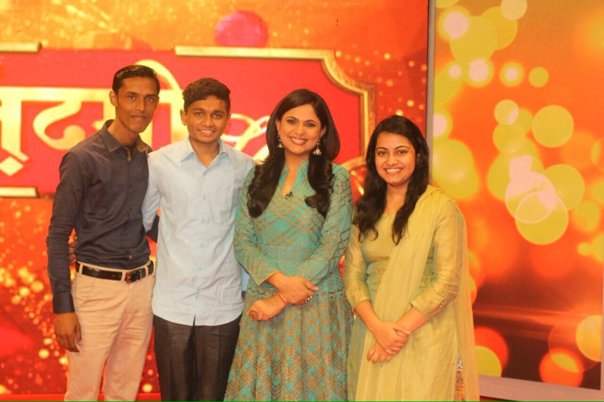 sshrimalii's tweet photo. A year back! First episode of #ZindagiLIVEReturns #Shooting @richaanirudh @DeepaAthlete https://t.co/2c73uV8let