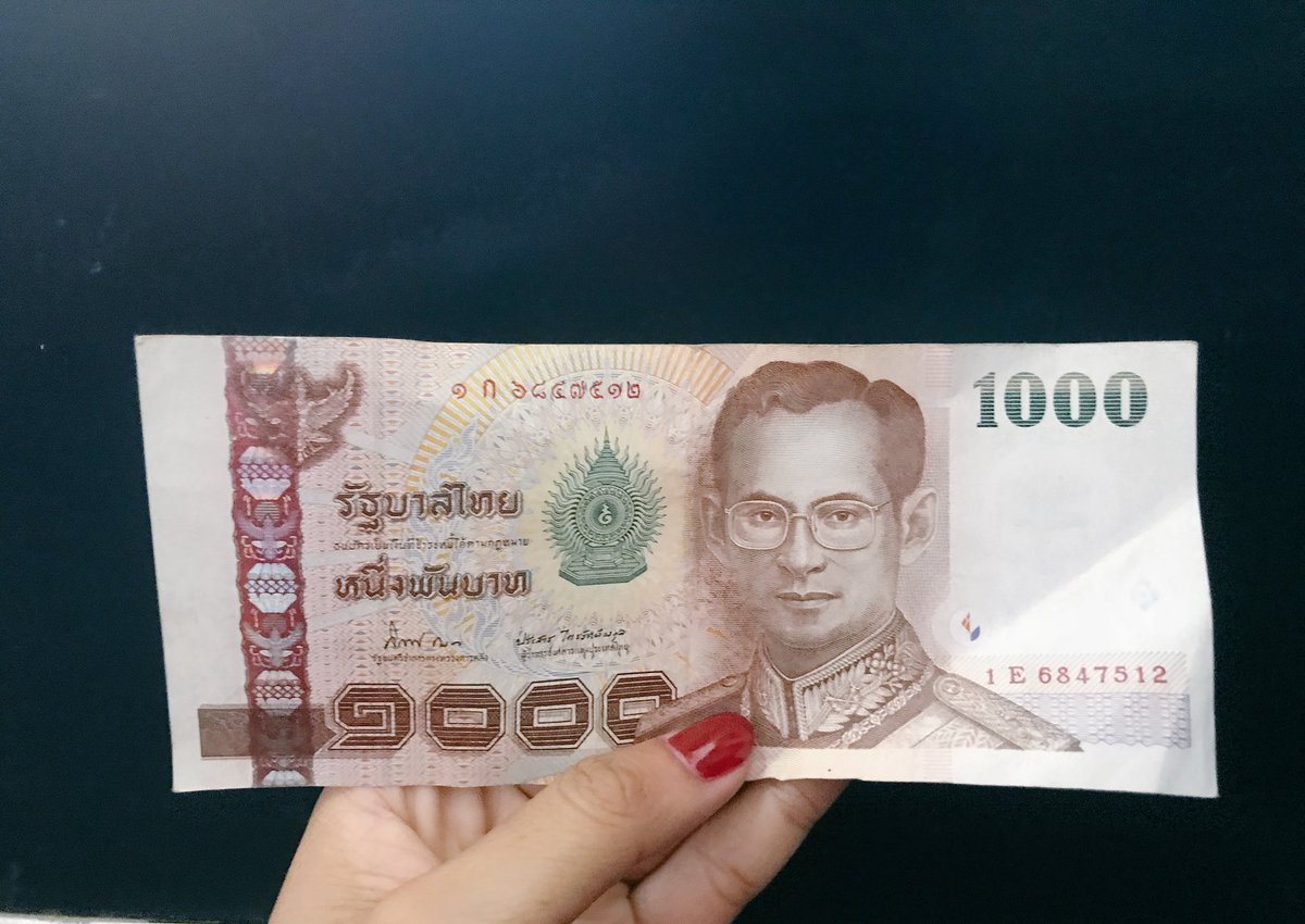 BBK_YK36's tweet photo. 🧝🏻‍♀️หาของแจกไม่ทันแต่เอาเป็นว่าแจกเงิน 1,000- 1คน ในวันเกิดชานยอล🧝🏻‍♂️รีทวิตนี้สุ่มแจกคืนนี้พร้อมโอนทันทีจ้า 💋 #HappyChanyeolDay https://t.co/0eyhN8ZQ9C