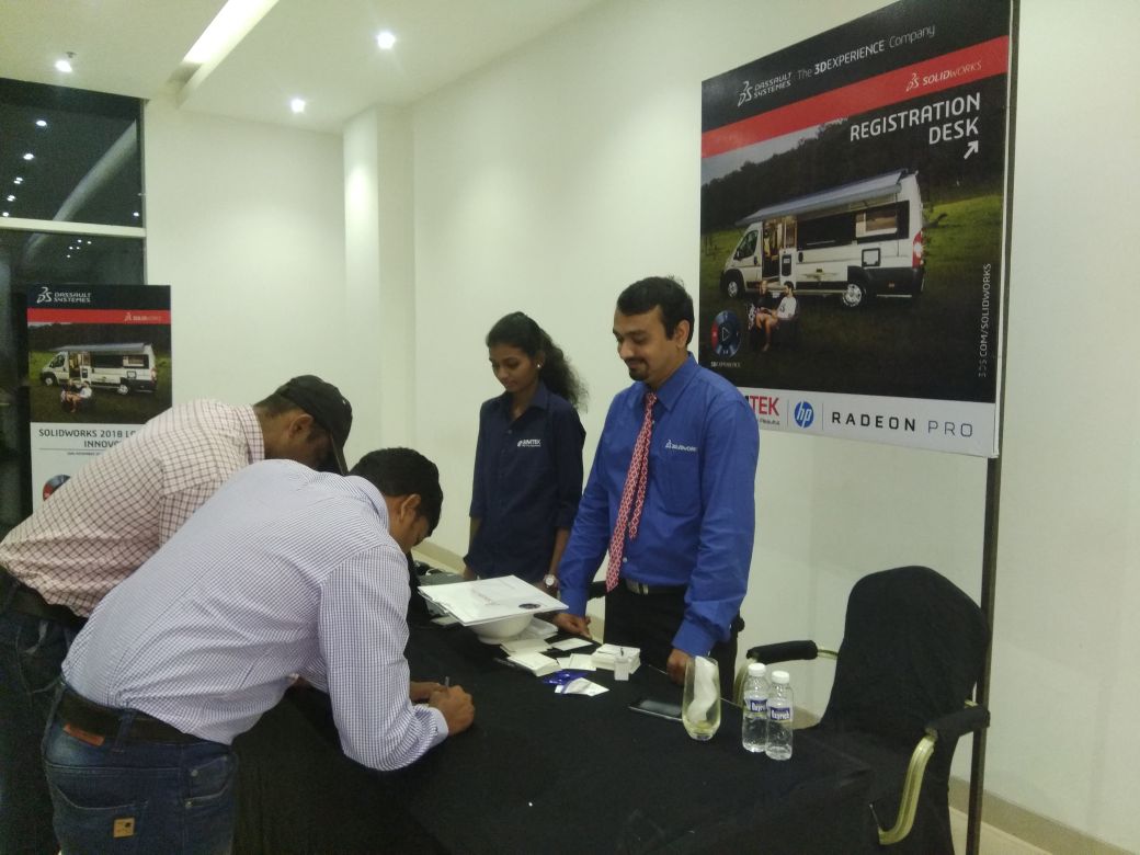 SIMTEKINDIA's tweet image. People eagerly registered for solidworks 2018 launch event at #kolhapur #swlaunch18 @SOLIDWORKSIndia @SIMTECHNO