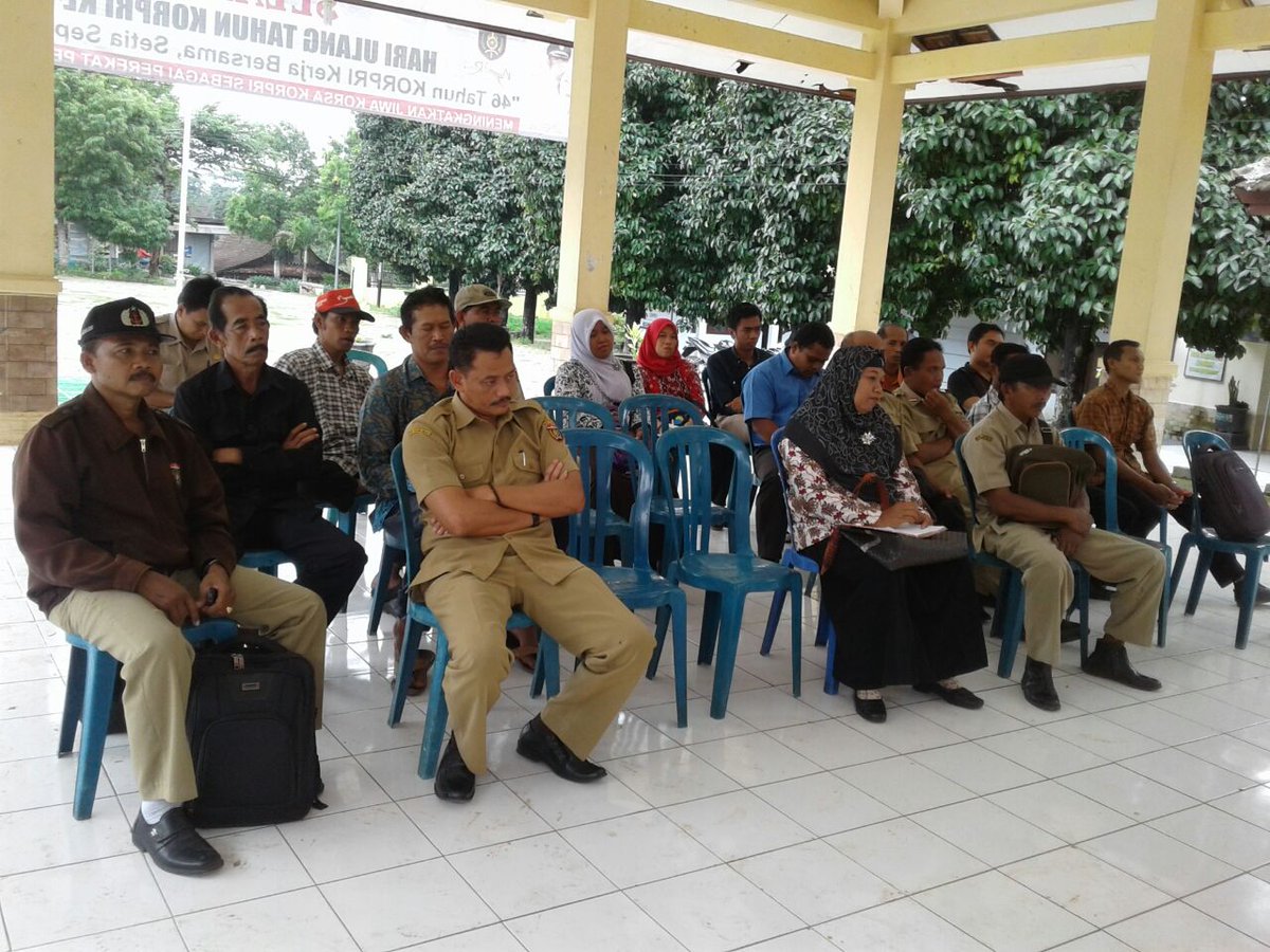 IstyowatiNR's tweet photo. #Bhakti Pendamping Desa
MAD pembentukan Tim PID Kecamatan Ngrambe Kabupaten Ngawi
@jokowi 
@EkoSandjojo 
@taufikmadjid71 
@tppindonesia 
@ngawi https://t.co/LcFsLweqCM