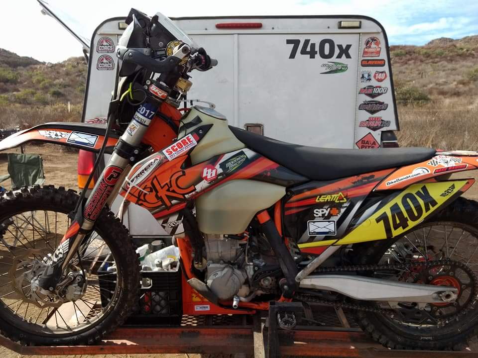 PlateFwdNews's tweet photo. Special shout out to Boe Huckins. A great friend and Baja racer! 1st place Ironman Baja 1000 (2015) 2nd place Ironman Baja 500 (2015) also 1st place Limited Pro Baja 1000 (2014) 2nd place Limited Pro Baja 500 (2014) These pics were taken on race day! Muchas Gracias Amigo! https://t.co/hZCOr81Yna
