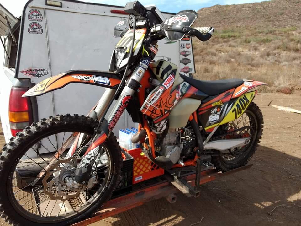 PlateFwdNews's tweet photo. Special shout out to Boe Huckins. A great friend and Baja racer! 1st place Ironman Baja 1000 (2015) 2nd place Ironman Baja 500 (2015) also 1st place Limited Pro Baja 1000 (2014) 2nd place Limited Pro Baja 500 (2014) These pics were taken on race day! Muchas Gracias Amigo! https://t.co/hZCOr81Yna