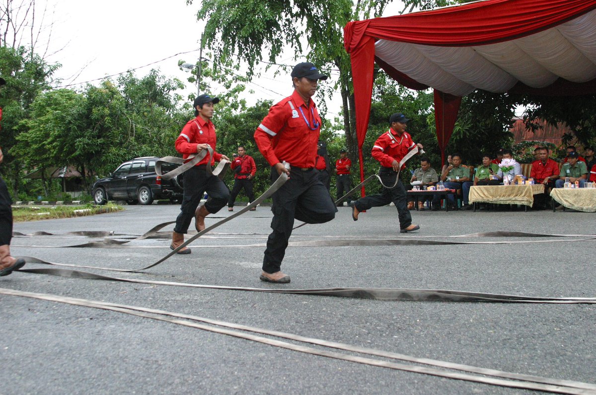 RAPP_Official's tweet photo. Kompetisi #Wildfire diselenggarakan setiap tahunnya oleh PT RAPP sebagai salah satu upaya penanggulanngan bencana asap dengan meningkatkan kemampuan dan kompetensi #firefigter. Klik: https://t.co/j0lfV3FTQS #GoodforCommunity https://t.co/Mooq9tREpa