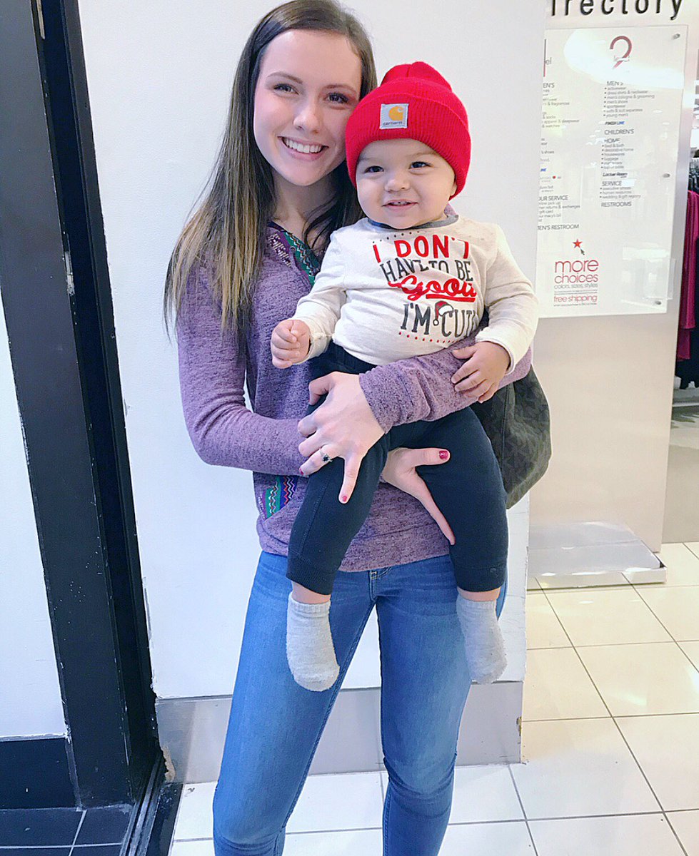 tara_davisss's tweet image. He’s the most precious little man😩♥️ &amp;amp; what his shirt says is so true.. auntie would buy him presents no matter what😉🎁🎄