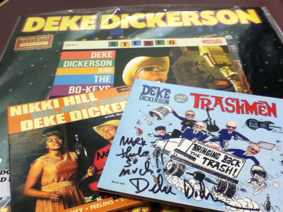 bigmarkp's tweet photo. #ReallyGoodPeaople @ThisAintHollywood #HamiltonOnt #DekeDickerson playing 11/26/17-w-#TheJetScreams. I Scored big-w-meeting Deke & saw an old friend Teddy Fury from #RoyalCrowns, #JitteryJack & #BopCats https://t.co/vnCWGja8zC