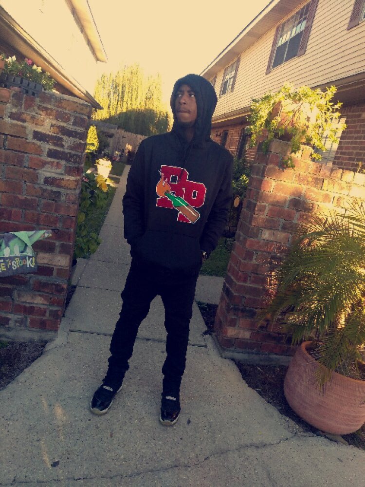 spittaa2x's tweet photo. #SpitGang https://t.co/n3sN7PR5lH