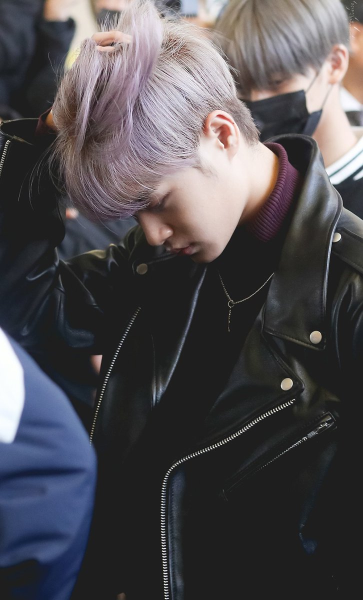 scintilla29's tweet photo. 171126 입국 

#워너원 #WANNAONE #이대휘
#대휘 #LEEDAEHWI #DAEHWI https://t.co/wm0ebtHKaF