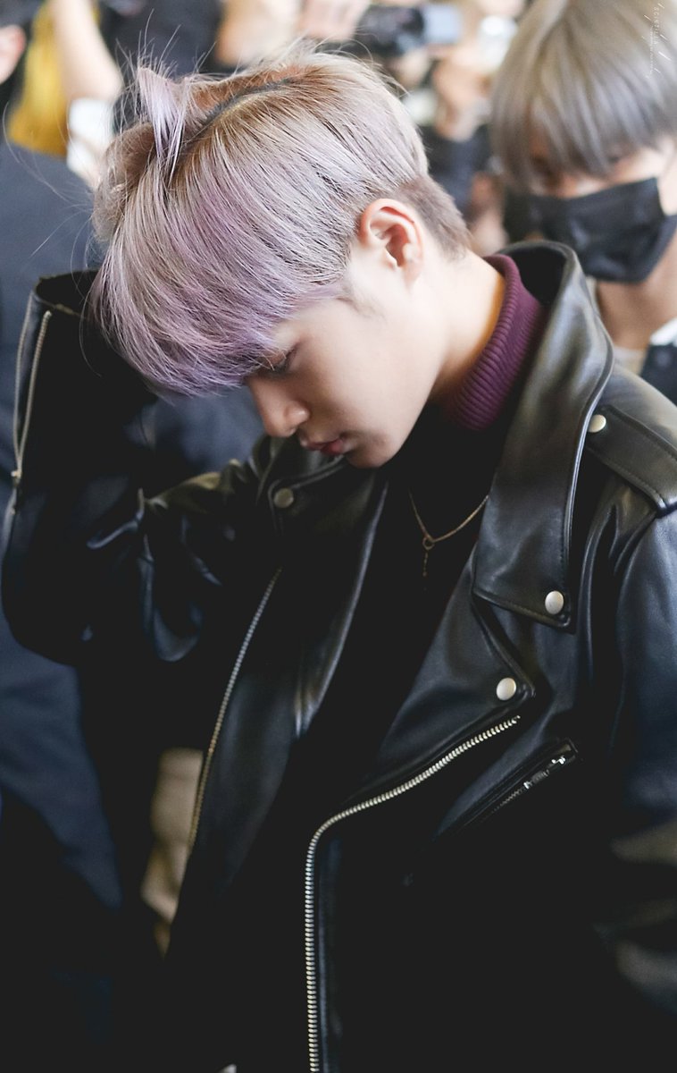 scintilla29's tweet photo. 171126 입국 

#워너원 #WANNAONE #이대휘
#대휘 #LEEDAEHWI #DAEHWI https://t.co/wm0ebtHKaF
