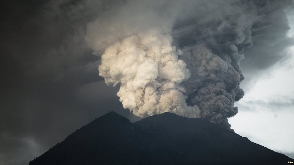 Bali's #MountAgung volcano eruption: explained bbc.in/2jpgGAP

More updates: bbc.in/2joB5WE
