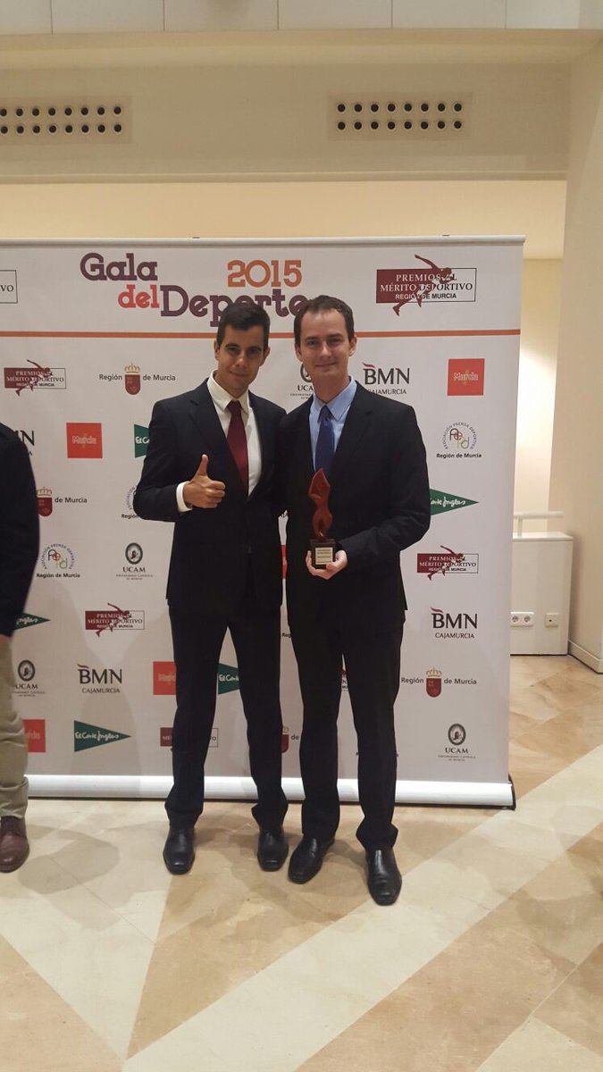 Loren_am90's tweet photo. Esta semana, en mi blog de @runonline_ “No estás solo”, dedicado a mi amigo @tarragasp y a todos los héroes anónimos que luchan contra una enfermedad: https://t.co/qGvJ6nTx1s https://t.co/AzJ3DdWFlU