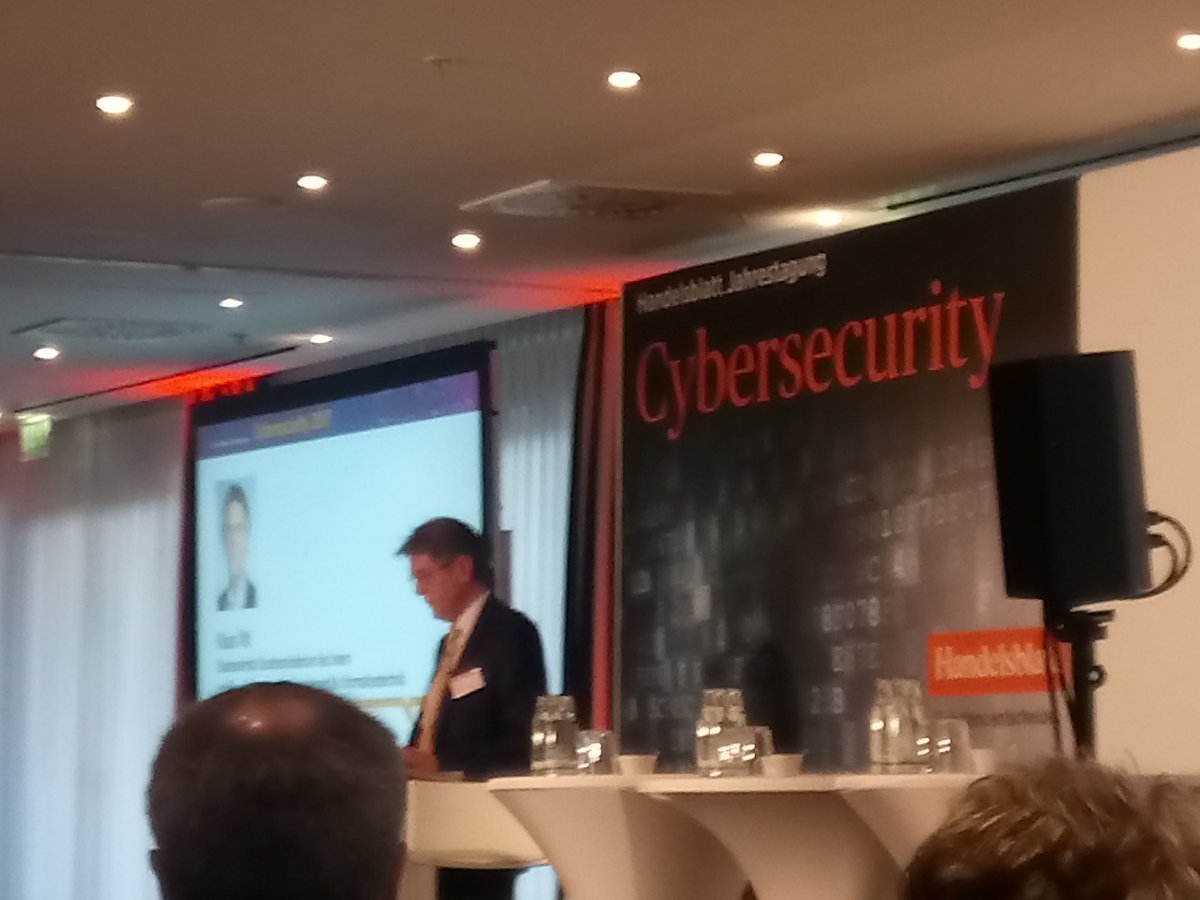 kryptomania84's tweet photo. Staatssekretär im @BMI_Bund, Klaus Vitt, zu #cybersecurity auf #HBcybersecurity Forum: ' Cyber-Sicherheit ist niemals statistisch' https://t.co/jhzTNJoQ3g
