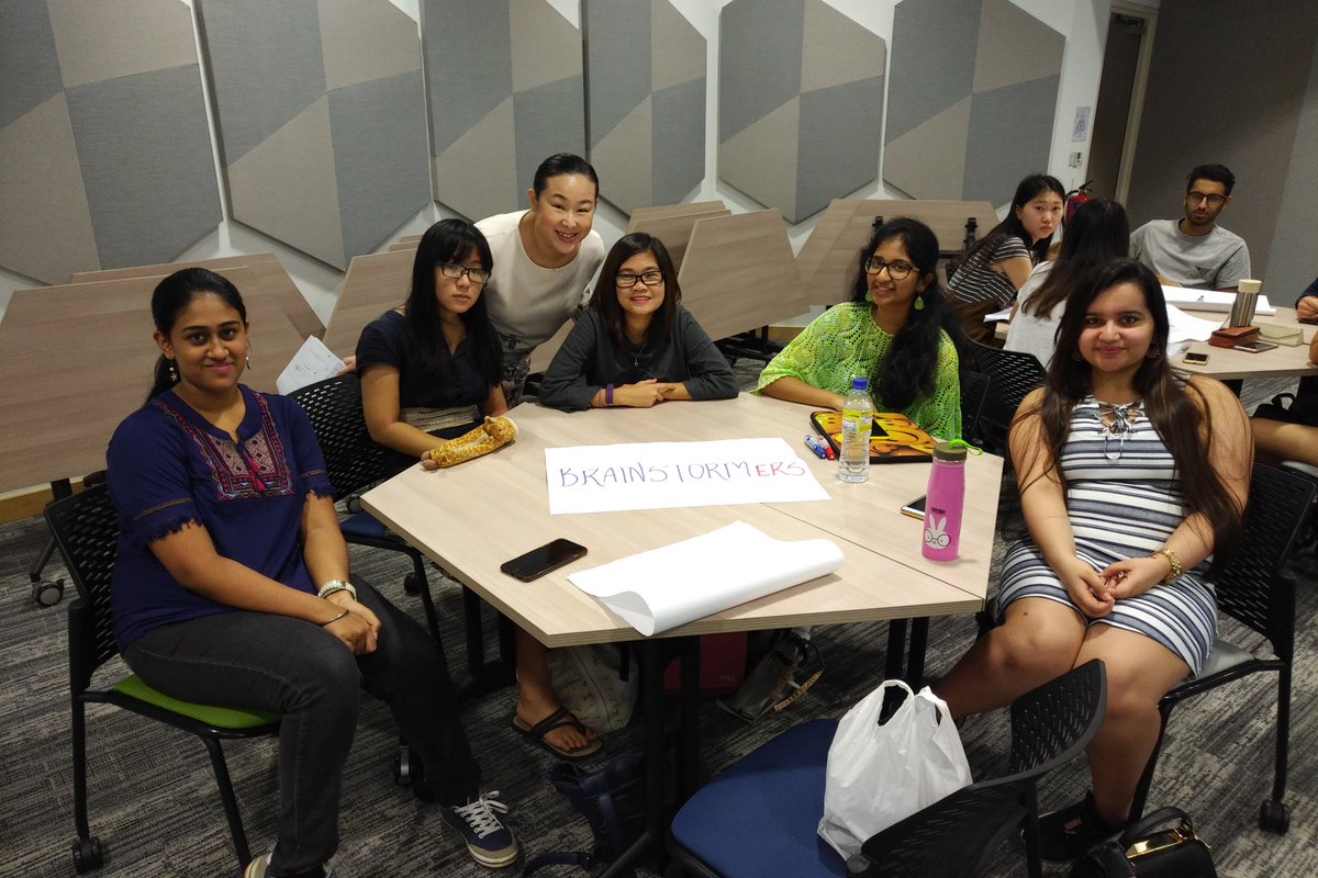 ESSEC_AP's tweet photo. #NetworkingLikeaPro Starter Kit: Soft skills, networking etiquette, crafting elevator pitches and conversations icebreakers. #ESSECGlobalBBA Year 2 Singapore Track students are better prepared to demolish networking jitters. https://t.co/OUtYYidFiA