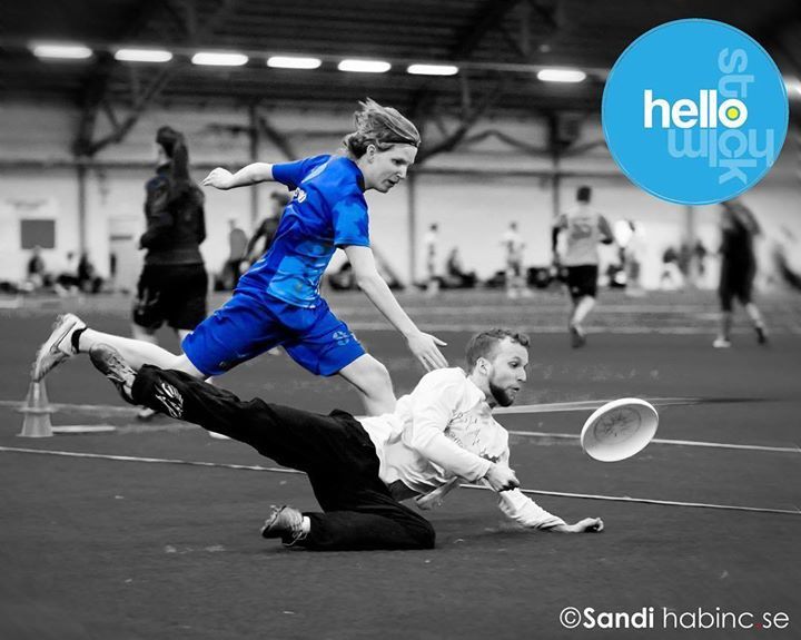 HelloSthlm's tweet photo. Did he get it? #HelloStockholm #hellosthlm #ultimatefrisbee #ultimate #frisbee #frisbeesport #ultimatesweden #bosön #175g https://t.co/IIwG9aCoNX https://t.co/rAfNbN14o8