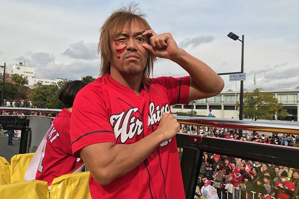 njpw1972's tweet photo. 内藤哲也選手が“広島東洋カープ”の優勝パレードにゲスト出演！【イベント報告】
https://t.co/qgO08uZp7o
#広島東洋カープ #優勝パレード #njpw https://t.co/wXUu969tJf