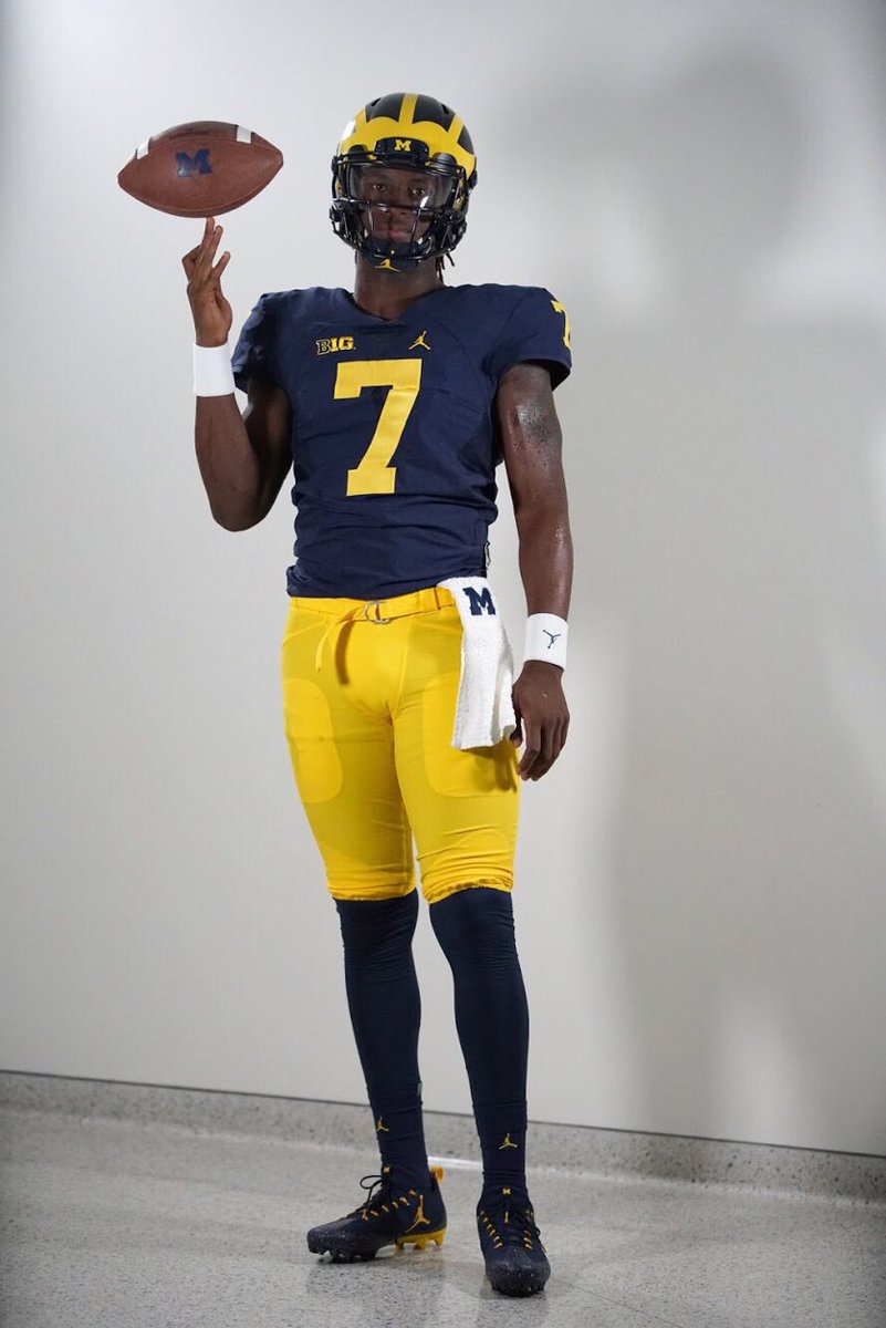 Joe Milton 5 On Twitter My Official Visit Was Awesome I Ll Be Back Dec 31 For Good Love Y All My New Family Goblue