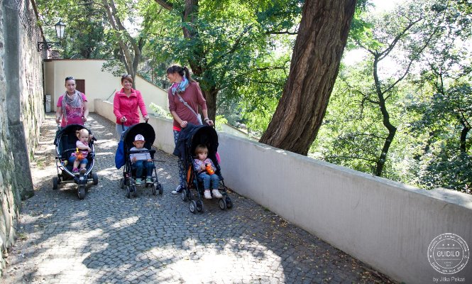 YourGuidilo's tweet photo. #FamilyFriendly tour of #Prague that both kids and parents can agree on:  https://t.co/ac3z67hApn #familytravel https://t.co/0K4JO9IOh8