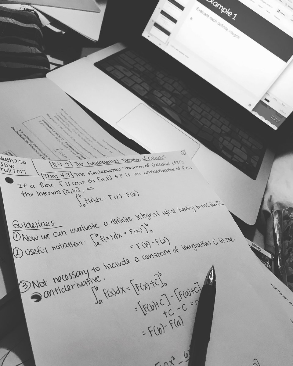 ProfTasaka's tweet photo. Tomorrow we learn the #fundamentaltheoremofcalculus #teacherlife #latenightnotes #gummybears #calculus 👩‍🏫💙👩‍💻 https://t.co/mJ4w2EsmEI