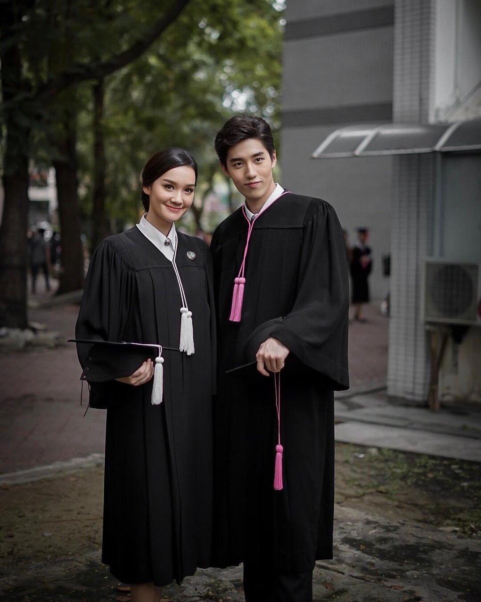 ยินดีกับพี่ต่อด้วยนะค้า ขวัญใจสาวมนุษย์😊🎓🌳 <a href="/ThanapobLuv/">💥 ต่อLuv *FC 💥</a>  📷 @.venis_venice 
- instagram.com/p/Bbd-NtDAdY0/