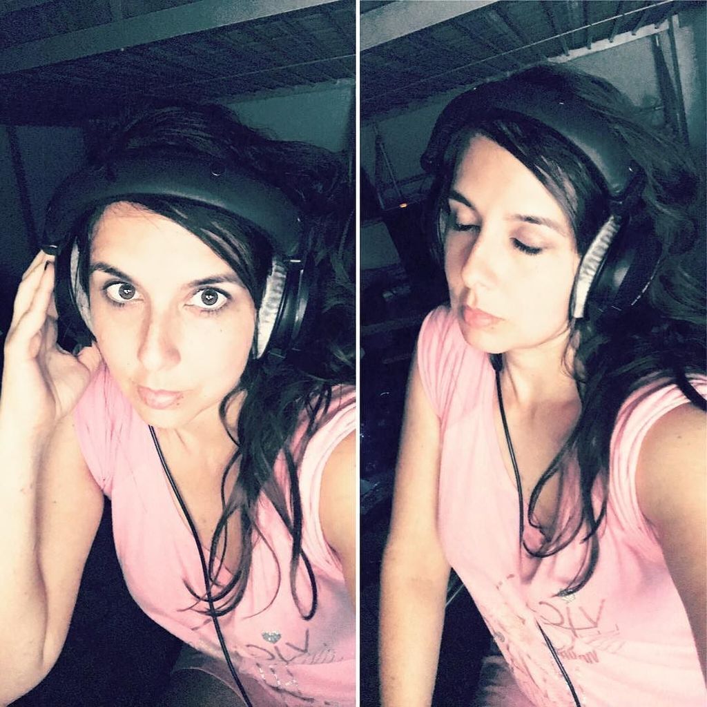 Kraev1n's tweet photo. Au natural, spending a late night recording. No better way to end the weekend. 
#nomakeupdontcare #nomakeuptoday #nomakeupselfie #nomakeupsunday #latenight #latenightthoughts #nightowl #singer #recordingartist #musician #btf #fallenfans #beneaththefallen… https://t.co/wEv9J2yINH https://t.co/C25PKmbTvg