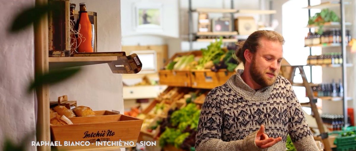lesjusdopaline's tweet photo. «  Les gens sont de plus en plus sensibles à la provenance des produits.., (et) nous avons une histoire à raconter pour chacun des produits." Découvrez le témoignage de Raphaël Bianco du magasin Intchie’No à #Sion : https://t.co/5iu8jYxjTP
#bellesnatures #believeingoodnature https://t.co/oXRjrIDmv8