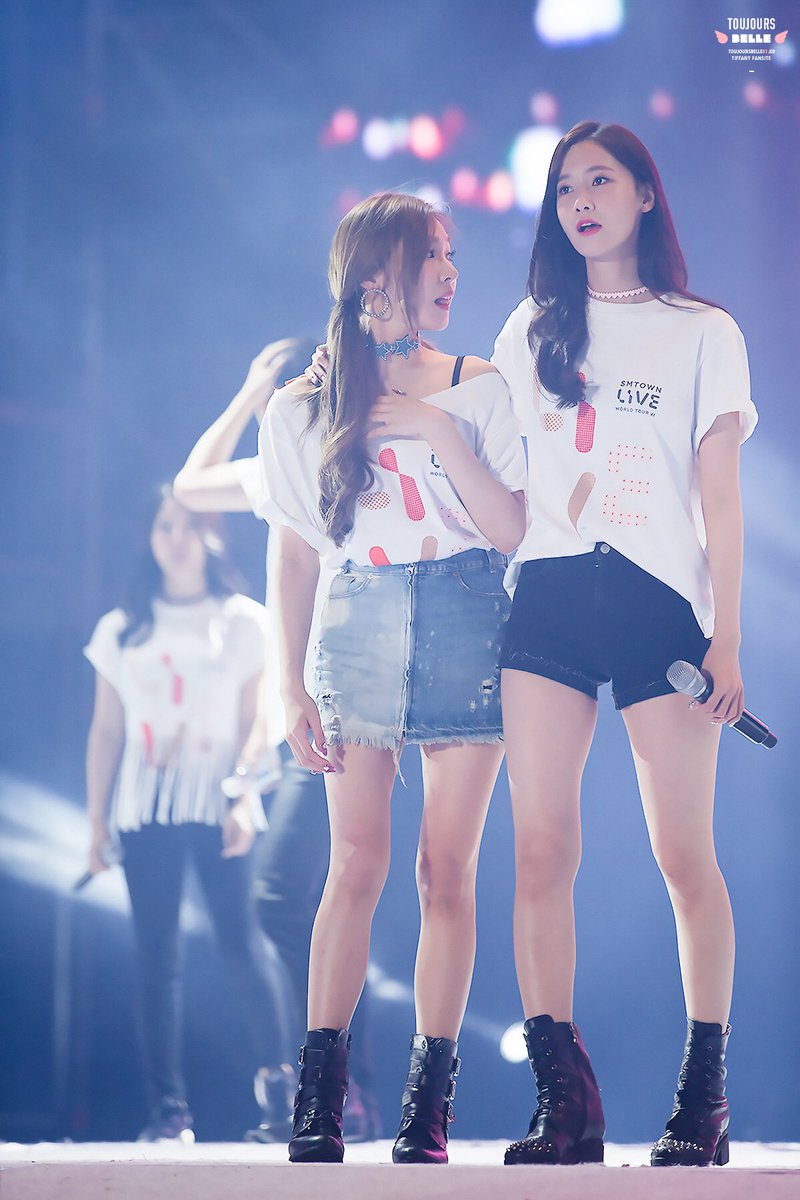 MYXOLOVESTEPHI's tweet photo. ฟานี่เป็นผู้หญิงที่เหมาะกับคำว่า "ยัยหนู" มากกกก คือเค้างุ้งงิ้งๆ ขี้อ้อน งอแง วอแวกับเมมเบอร์ทุกคน แล้วคือมม.ทุกคนก็ตามใจด้วยไง เอาใจเหมือนเค้าเป็นมักเน่งี้ 5555+ #ตะมุตะมิทิฟฟานี่ https://t.co/Pz7NzRznuG