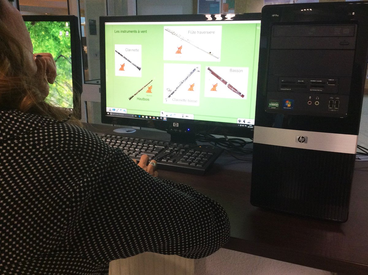 SDESPLANQUE's tweet photo. Des #enseignants très inspirés mercredi pour #créer des activités #pédagogiques pour vidéoprojecteur #interactif : un #atelier du @Canope_26 inscrit au #PDF26 #numérique #éducatif https://t.co/lOasLGYSmD