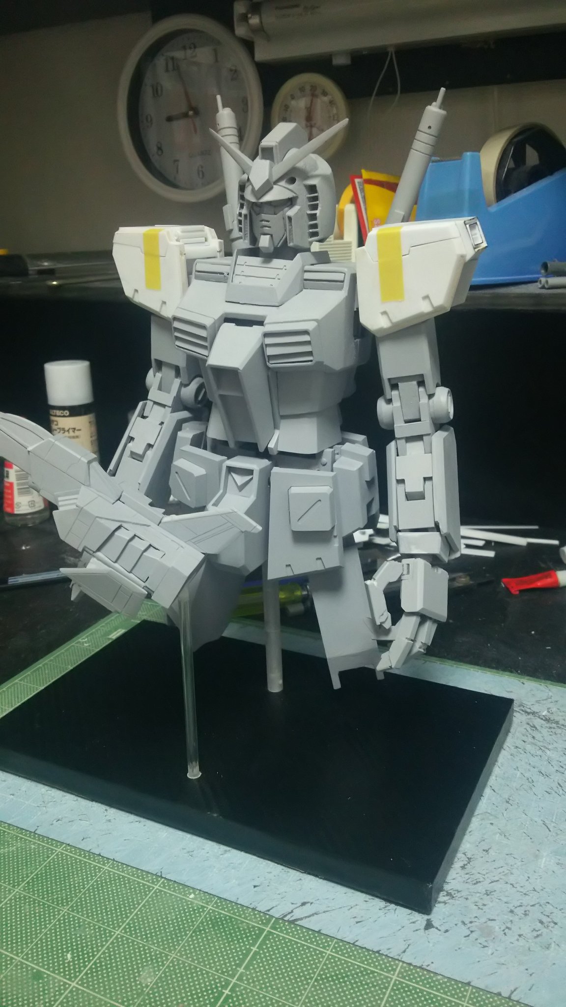 蝦夷松 Ezomatu フルスクラッチ ガンダム コアファイター 今日の作業はここまで 肩の外装の捏ち上げが完了しました のんびり箱組してる時間が無いので バルサ材で厚み調整 搬送理由から ディスプレイの支柱を短縮しました 手を加える残時間