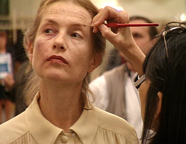 lecinema_'s tweet photo. Isabelle Huppert and Michael Haneke on the set of "La Pianiste" (2001) https://t.co/gliFEIN7Vw