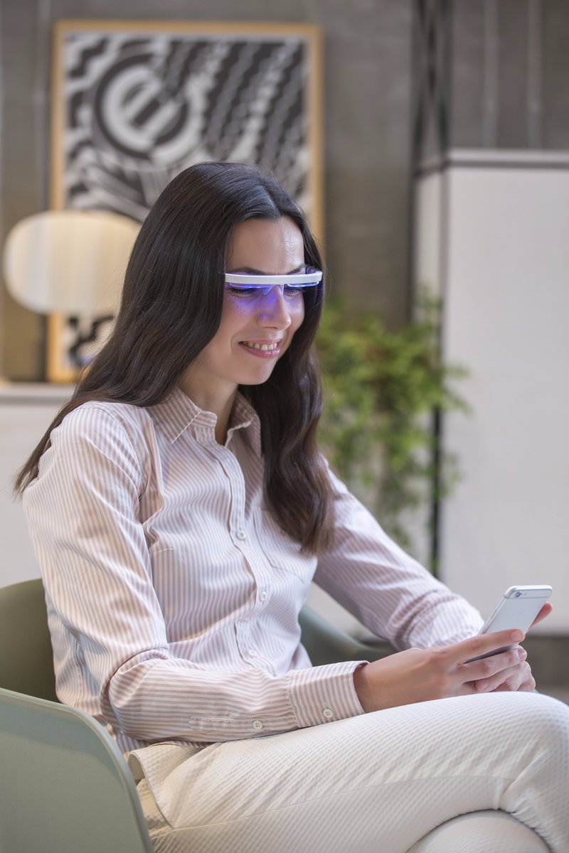 #cybermonday &amp; #sinterklaas Sale! €50,00 korting op AYO, wees de winterblues te baas, slaap beter, krijg meer energie &amp; verminder je jetlag met de innovatieve lichttherapiebril brainfitness.nl/product/ayo/.