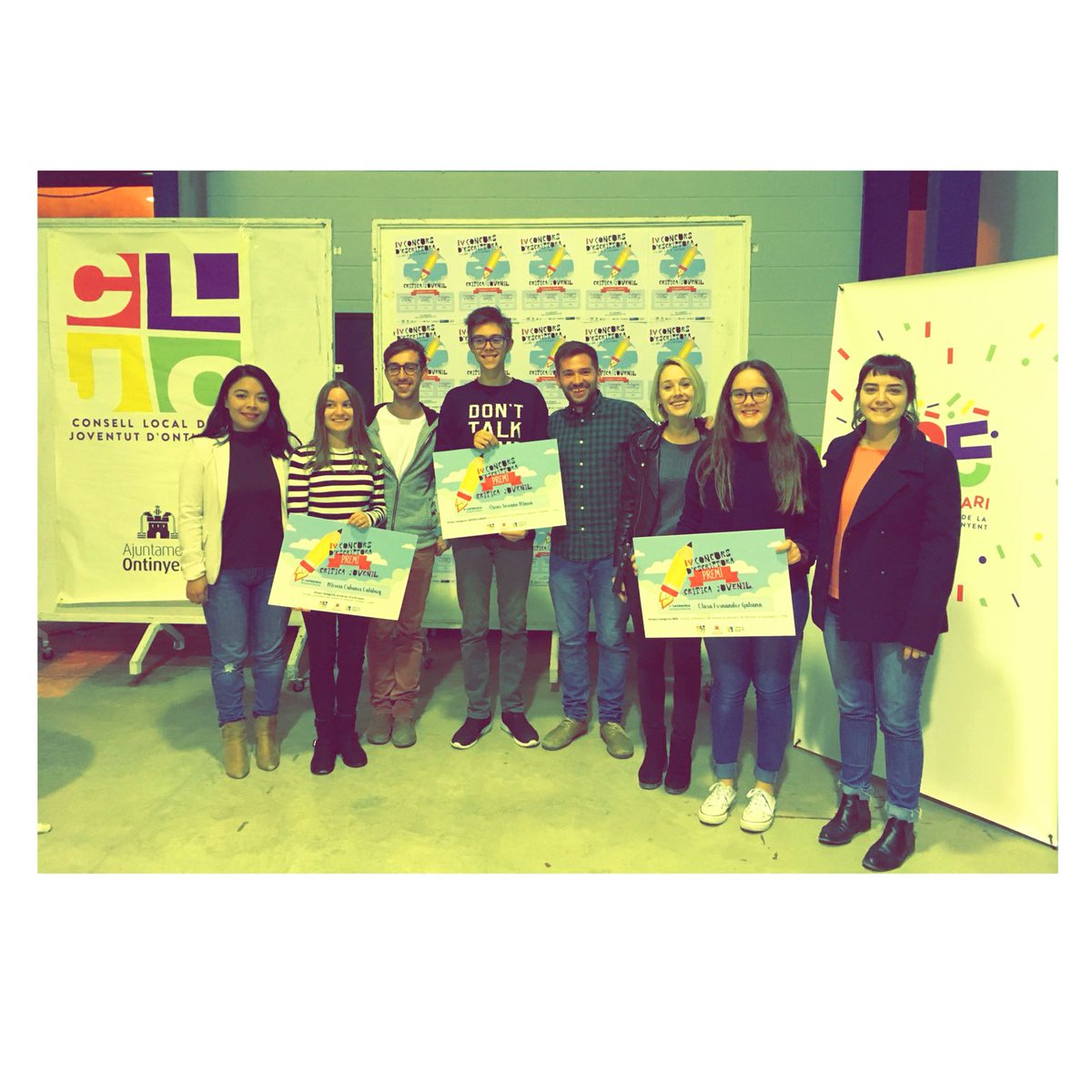 CLJ_Ontinyent's tweet photo. El passat divendres dia 24 de novembre vàrem tindre el plaer de lliurar els premis del que ja és el IV concurs de literatura crítica juvenil del CLJO. #participa #concursdescriptura #cljo https://t.co/eau2lWUOX4