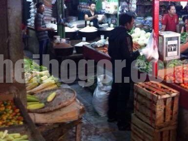 heibogor's tweet photo. Pasar Jambu Dua, Pasar Induk Sayur Mayur - https://t.co/8XdoVvUkp2 https://t.co/cSeIm5Z6Sn