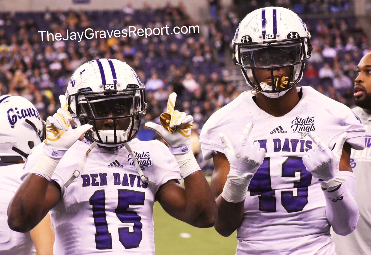 jaygravesreport's tweet photo. Salute to all the homies at @BenDavisFB for a great season! 2017 STATE CHAMPS for life!! https://t.co/dioYPDjJS1