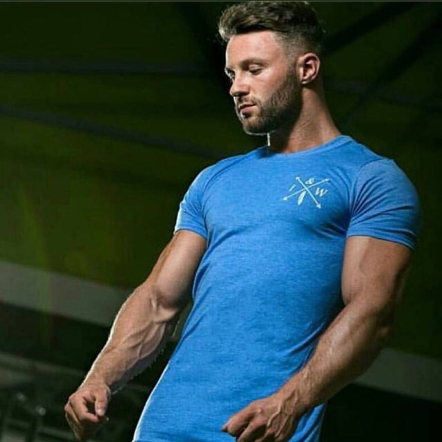 Head over to our site and check out our Black Friday weekend sale!! 

Remember to use code BLACK30 to receive a 30% discount in your order 

Spend over £40 and get a free beanie 

icarusandwilde.co.uk