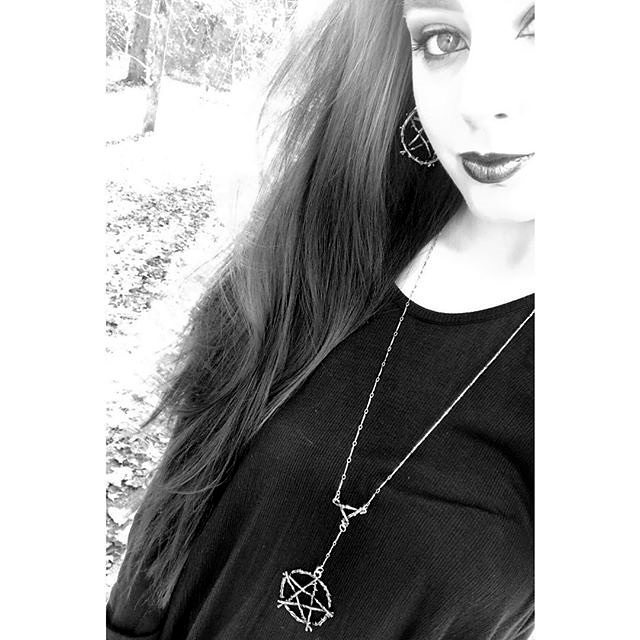hellaholics's tweet photo. Witchy Woman ✨🖤. @emmajanestar casting spells in the Branch Pentagram Necklace by Restyle 🖤🖤🖤. Shop link in bio, FREE Shipping within the EU 📦✈️!
-
-
-
#restyle #witch #witchy #witchcraft #occult #occultism #witchstyle #witchywoman #goth #gothsty… https://t.co/1Fg3Vx3ejN https://t.co/ONFlueJwLB