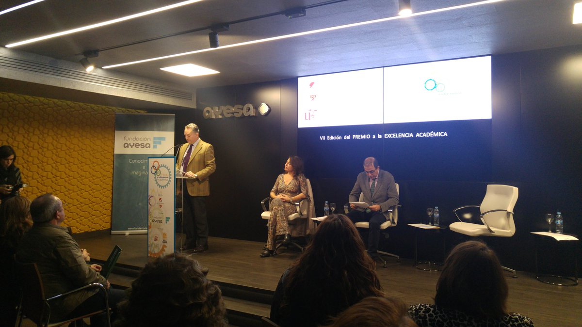 antoniofragero's tweet photo. @FundacionAyesa celebra la VIII edicion de los Premios a la Excelencia Académica a 5 universitarios de Ingeniería y Arquitectura. @diariosevilla @unisevilla @ConchaYoldi https://t.co/0Bk9v0sGov