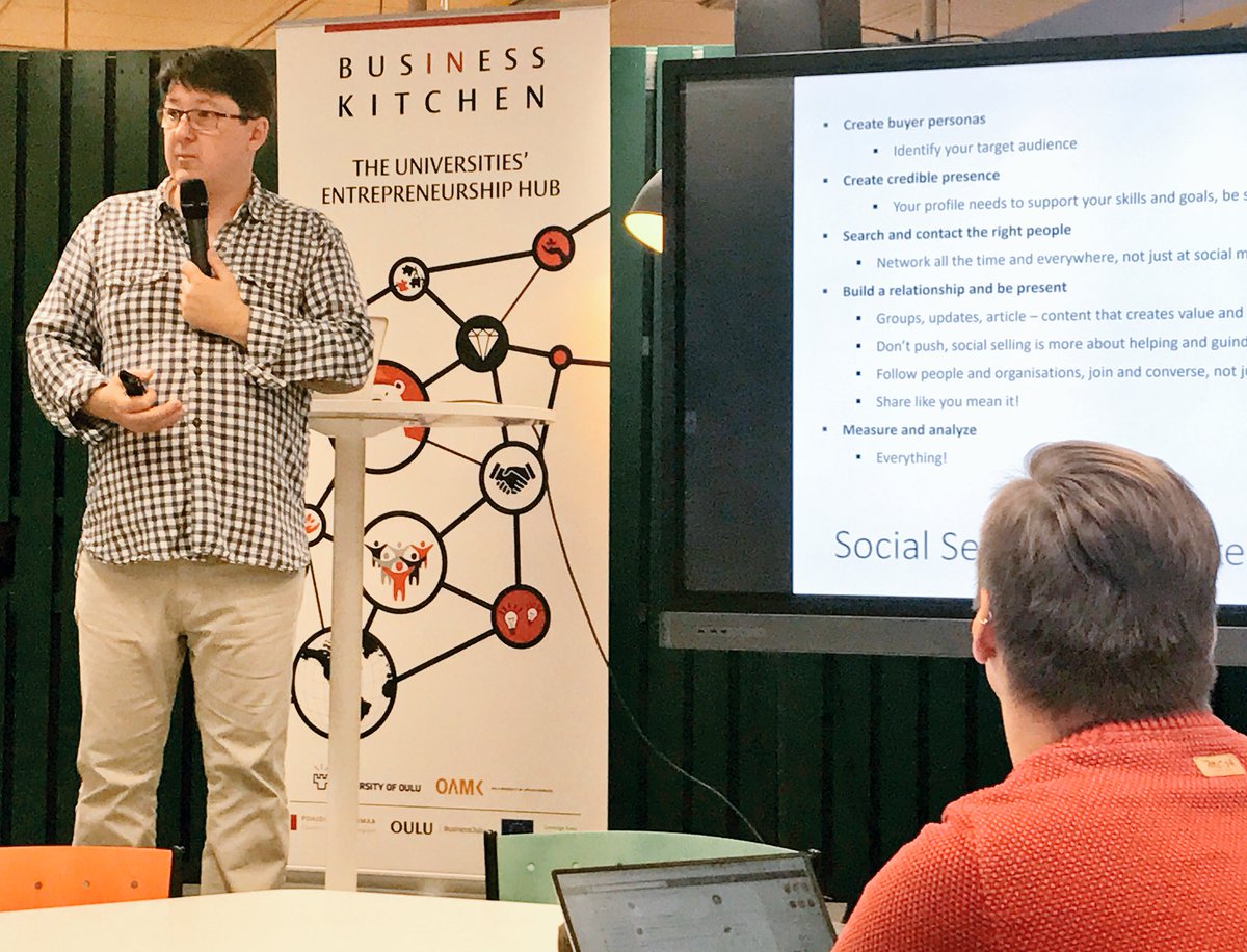 Riikkannika's tweet photo. .@lainetom having a workshop of #socialselling with #linkedin. Ready to boom your sales? #businesskitchen #levelup #ouyes https://t.co/1ED5aLIk3j