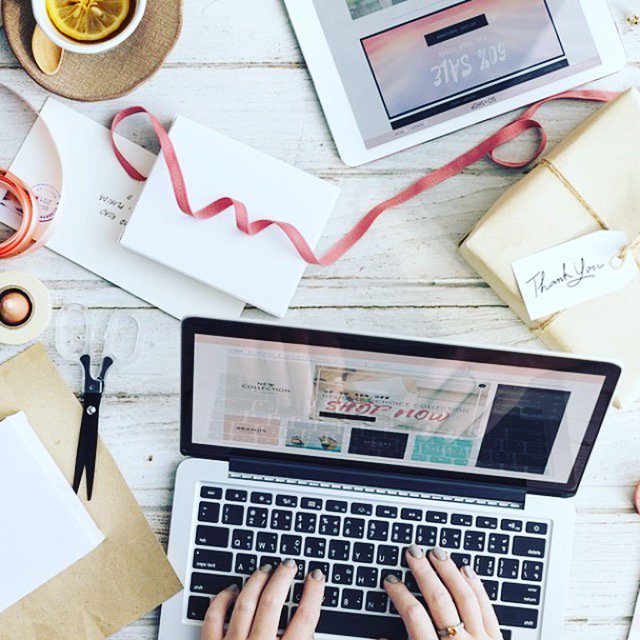 VIPparcel's tweet photo. Happy #cybermonday! Before you ship your tech products internationally, check out our discount rates on shipping labels! #shippingworldwide #shippinginternationally #shipping #cybermondaydeals #cybermonday #blackfridaydeals #BlackFriday2017 #givingtuesday #techproducts https://t.co/tIIZIkeb7d