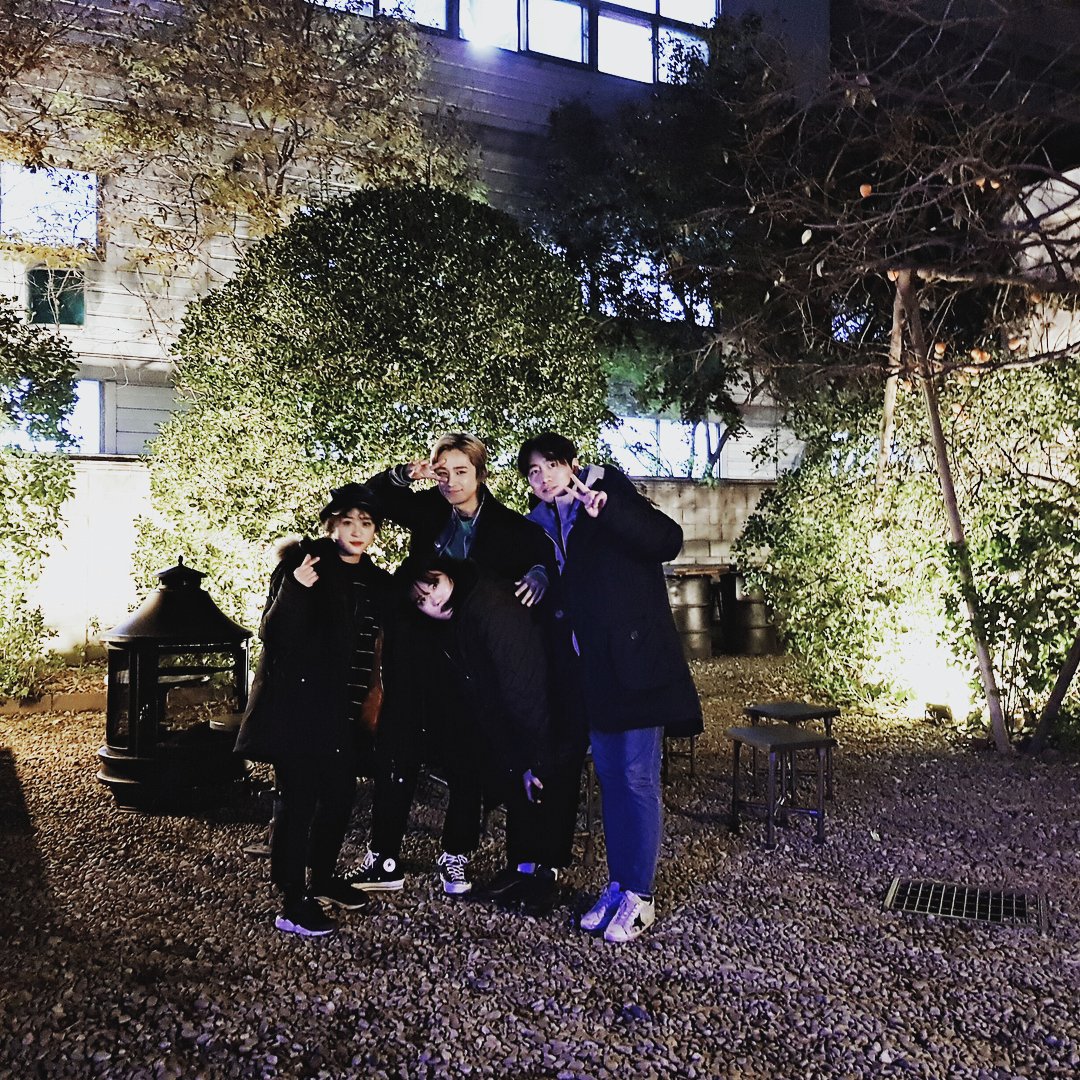 loleeki's tweet photo. [Instagram] 27.11.17 Джеджин (saico0111) / часть2 

#КОМАНДА_Джеджина #4TypesOfHouses #вы_усердно_потрудились 
#С_прекрасным #стаффом #весело_провели_время👏 https://t.co/DpAt8mwNVR