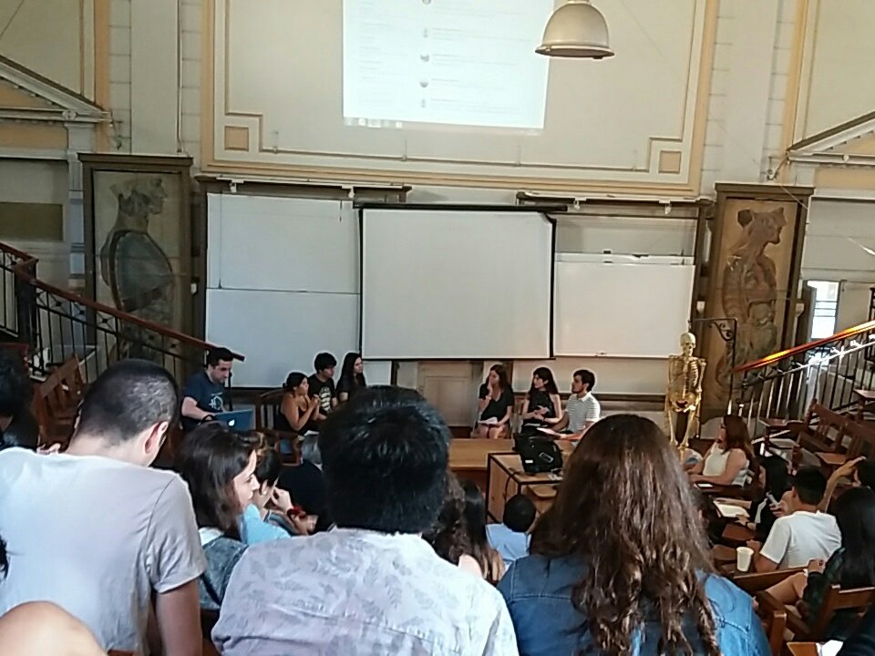 BaileyLetras's tweet photo. Ya estamos debatiendo! Necesitamos una institución encargada de la contraloría de licencias médicas? 
#ReformaSalud #ESPUCh https://t.co/uwrNiTnkE3