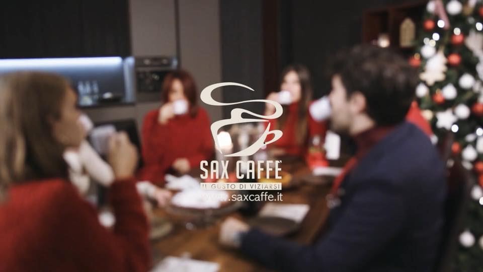saxcaffeitalia's tweet photo. #SAXCAFFE' è una giovane realtà #MADEINITALY
SCOPRI IL TUO AROMA ANCHE A #NATALE
https://t.co/v1sxnb8SGW

Guarda il video https://t.co/EEmMz9P0Qq
#xmastime https://t.co/5laFGYF3DL