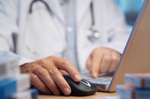 Artificial Intelligence at the Dr's Clinic ow.ly/Jb7q30gPAsk via <a href="/sogetilabs/">SogetiLabs</a>