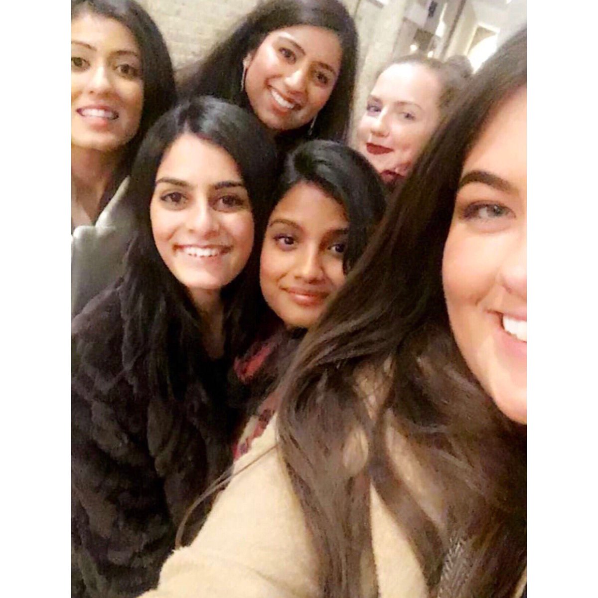 ChantsRoberts's tweet photo. #sinceday 👯♀️👯♀️👯♀️ https://t.co/vFIO73JwO9