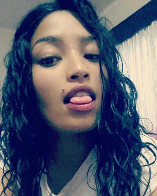 ZilandreFbabe's tweet photo. 😎just showing off my new piercing https://t.co/MqaNh6RCHY