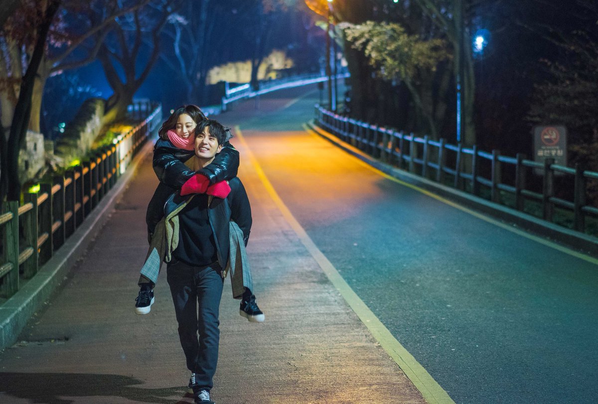 어김없이 돌아온 월요일! 바로 내일 종영을 앞두고 있는 코스모스 사공커플의 달달 데이트 현장💕 본방으로 만나보세요👍👍 #20세기소년소녀 #김지석 #공지원 #마이꽁 #오늘은_8시50분_방송 #놓치지마세요 #본방사수 #MBC #사공커플 #코스모스커플 #스틸컷 #이소소