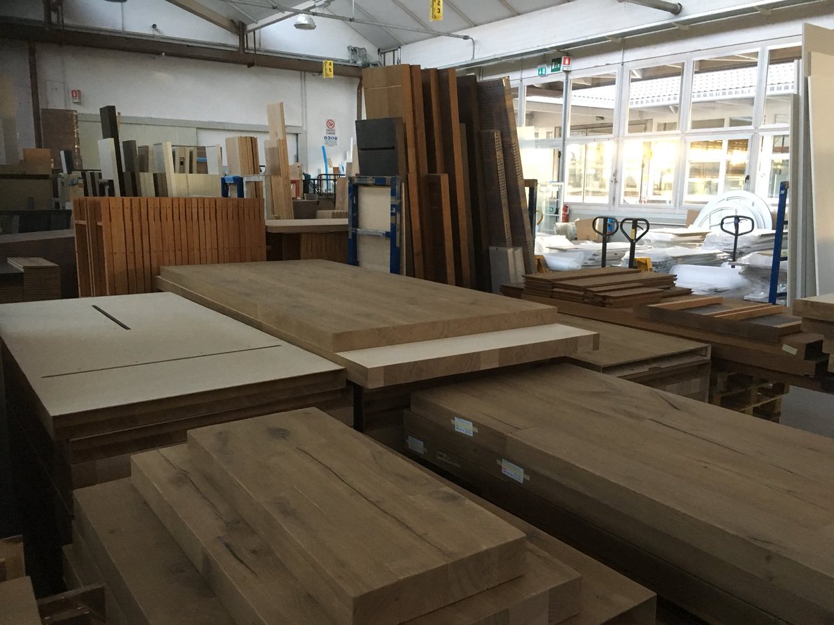 BlogDiPadova's tweet photo. Ieri per #OpenFactory17 interessante visita a @lagodesign in provincia di #Padova azienda di #arredamento che coniuga qualità e ricerca nel #design all’ #innovazione ! #Veneto https://t.co/Qht3bPDVDZ