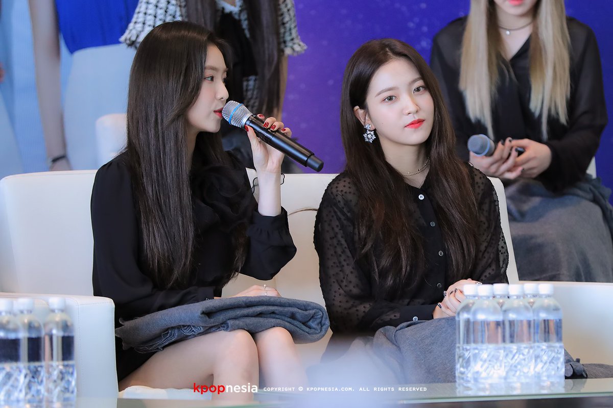 kpopnesia_x's tweet photo. [PHOTO] 171124 #ShillaBeautyConcert Media Conference in Singapore
#RedVelvet #Seulgi #Joy #Wendy #Irene #Yeri https://t.co/aDO56nAqNe
