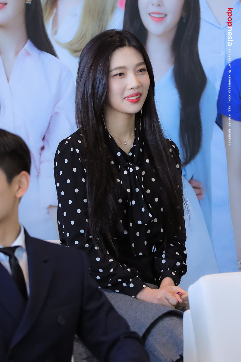 kpopnesia_x's tweet photo. [PHOTO] 171124 #ShillaBeautyConcert Media Conference in Singapore
#RedVelvet #Seulgi #Joy #Wendy #Irene #Yeri https://t.co/aDO56nAqNe